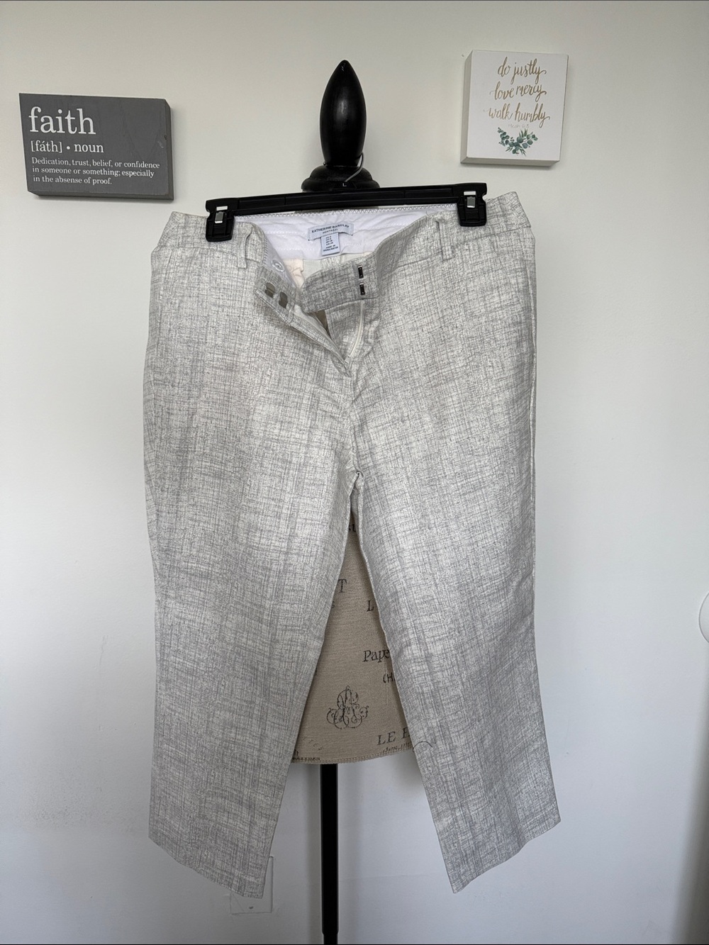 Katherine Barclay Woman’s Light Gray Textured Dress Pants